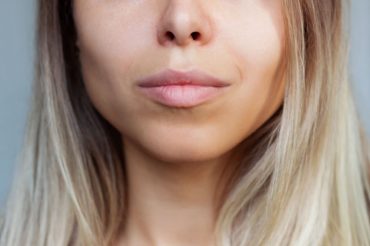 How to Look Feminine Without Makeup