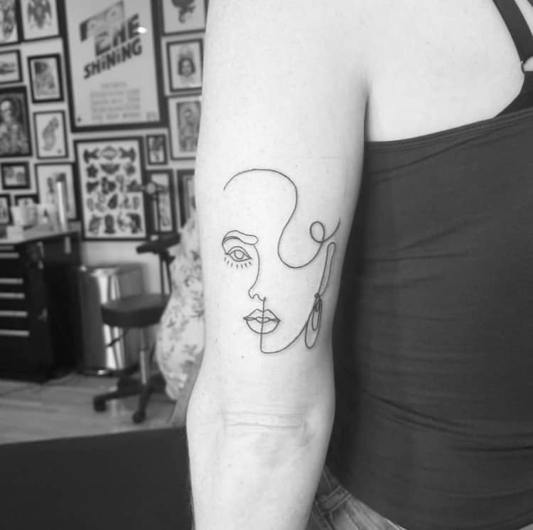 Feminine minimalist tattoo concepts for women