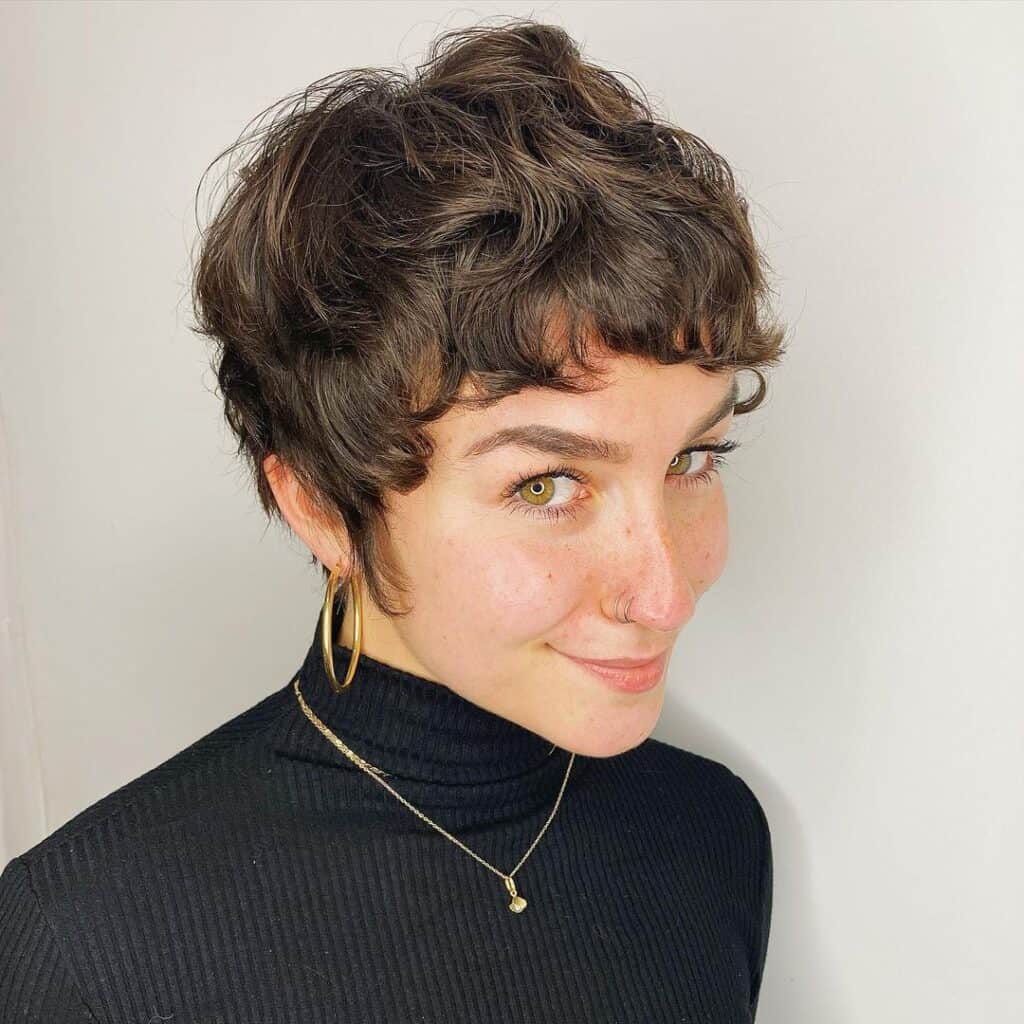 wavy pixie cut with short bangs