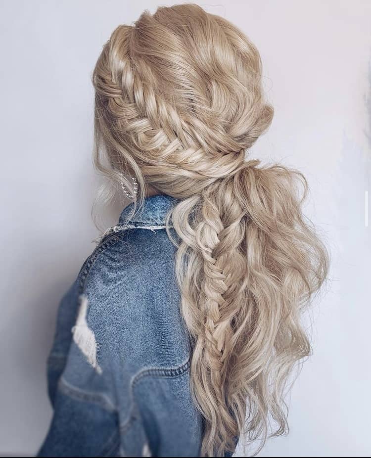 Low ponytail with braids