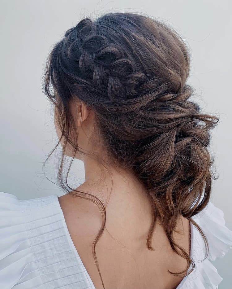 Loose updo with a braid
